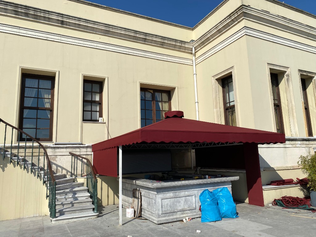 Bordo Kamelya Bar Brandası