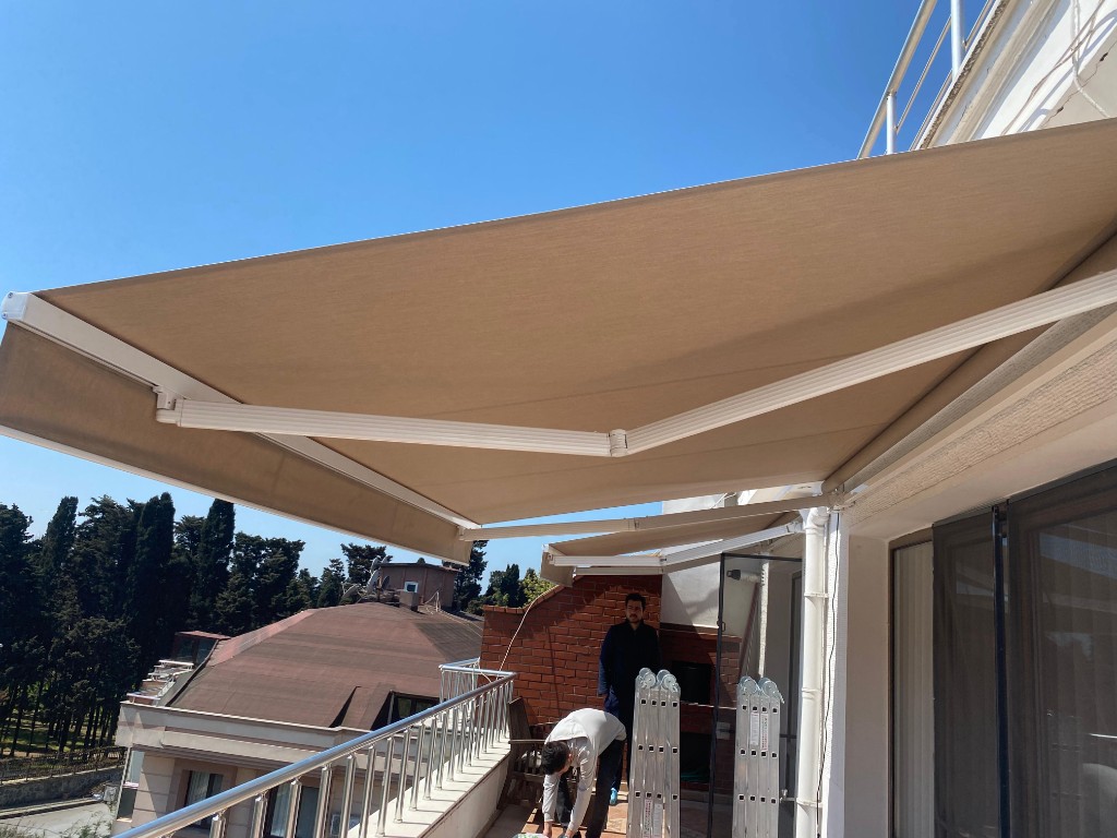 Kahverengi Balkon Mafsallı Tente