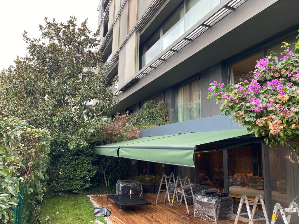 Modern Yeşil Mafsallı Teras