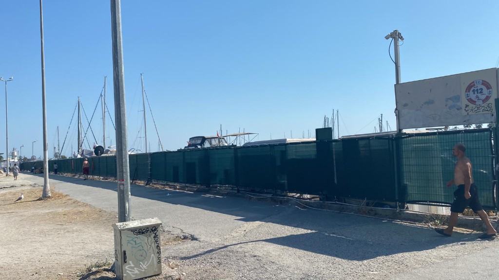 Yeşil Marina Çit Kapama